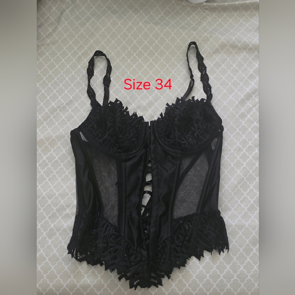 Elegant Red and Black Lace Lingerie Set